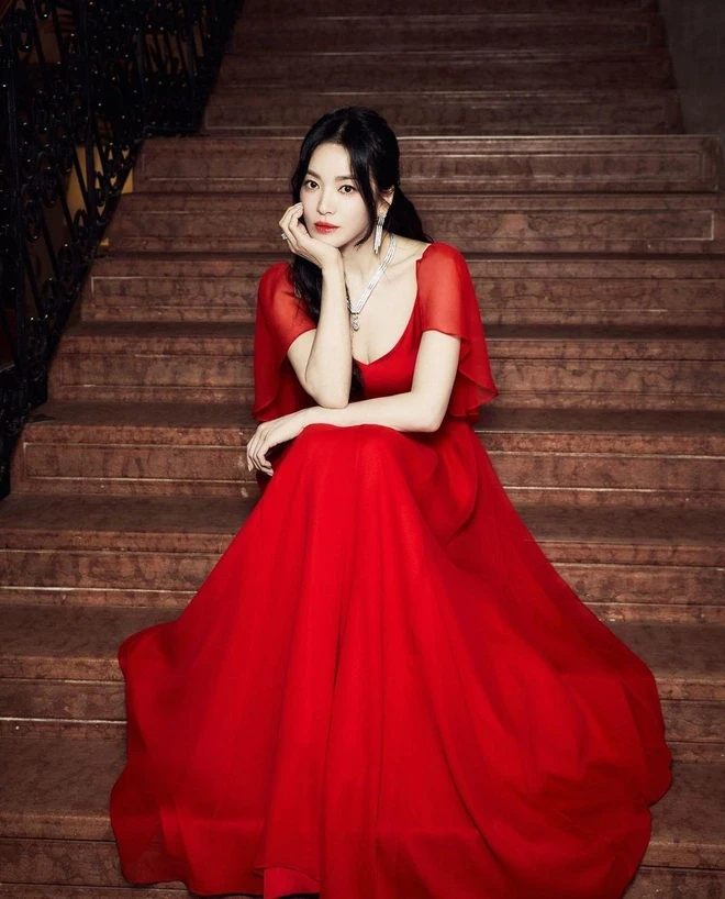 Song Hye Kyo khoe nhan sắc tuổi U50, được ủng hộ thay thế vai diễn Lưu Diệc Phi - Hình 2