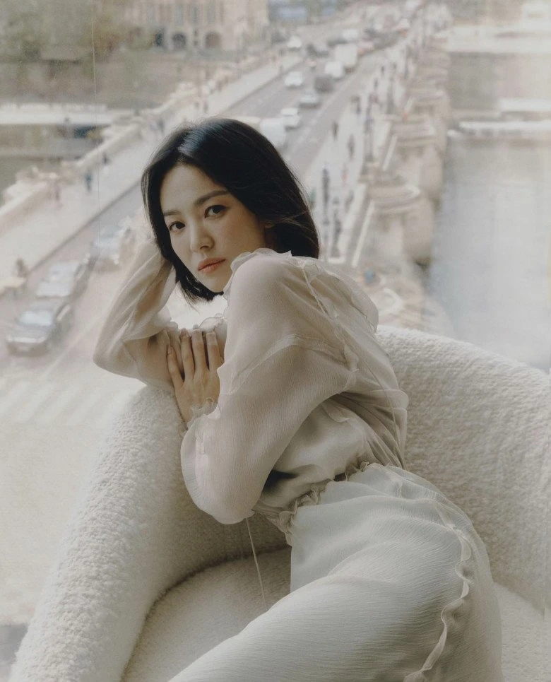 Song Hye Kyo khoe nhan sắc tuổi U50, được ủng hộ thay thế vai diễn Lưu Diệc Phi - Hình 6