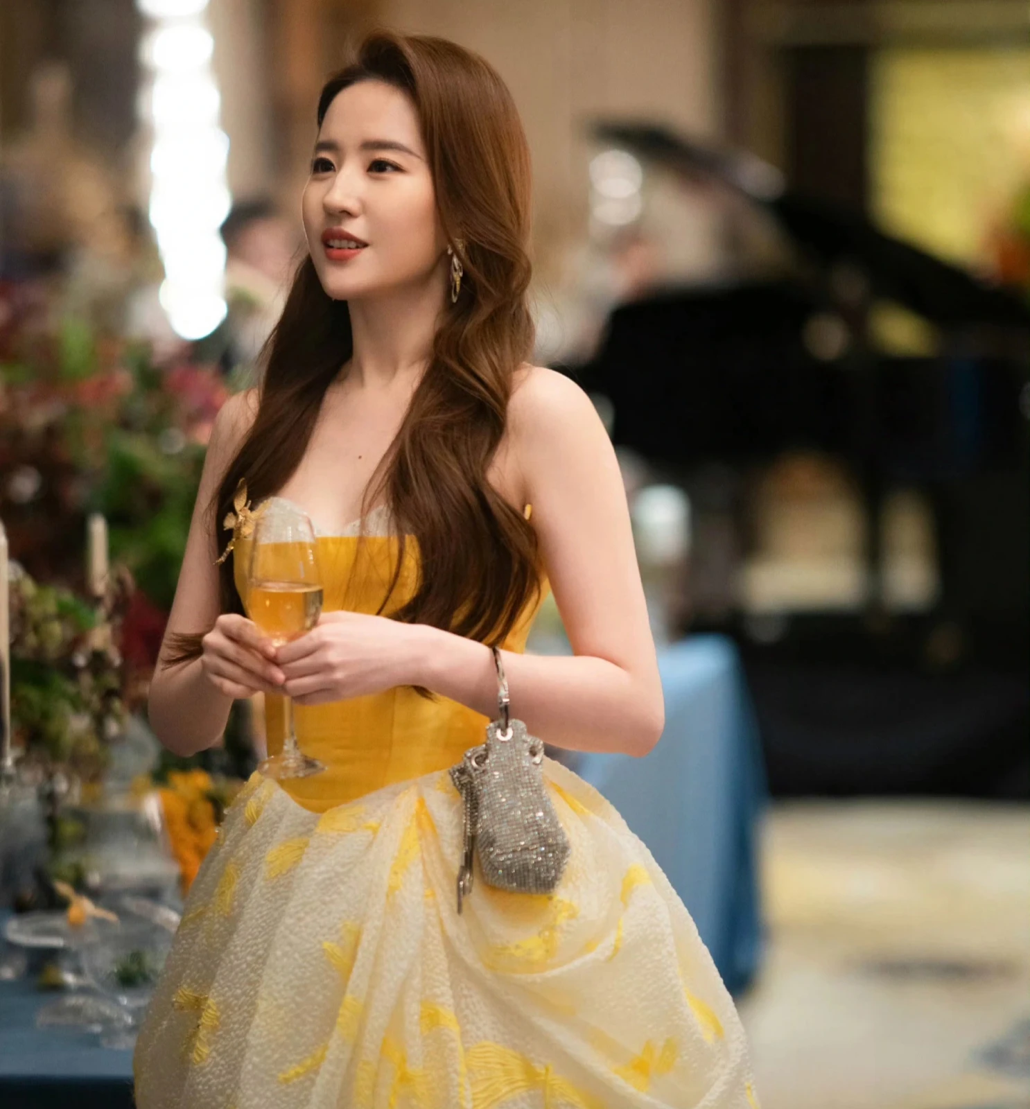 Lưu Diệc Phi: từ thua rác phẩm của Dương Mịch đến vị thế khó xô đổ - Hình 5
