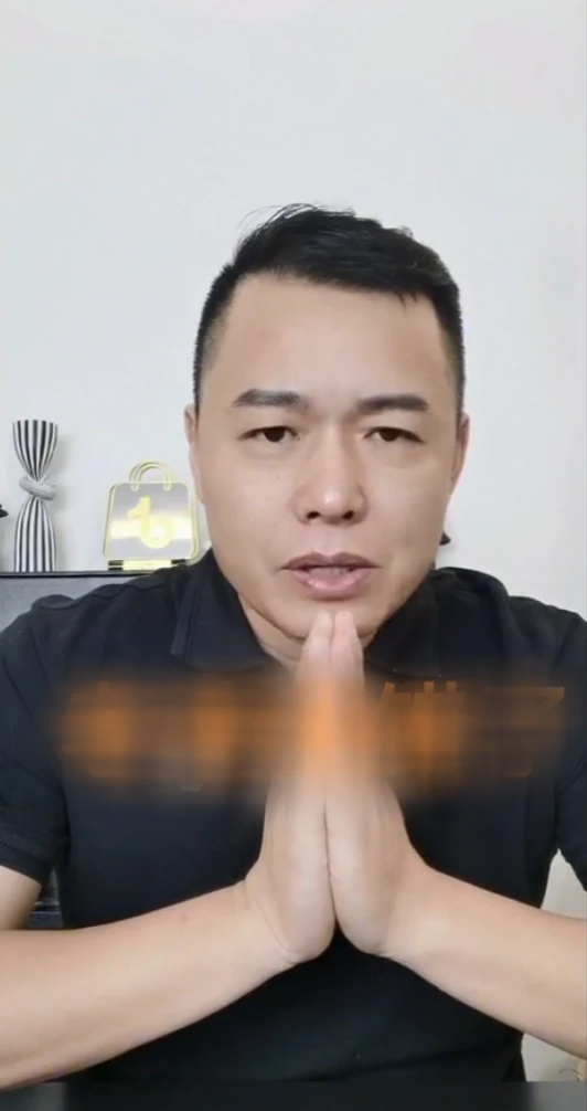 Chồng Hằng Du Mục: Từng ôm thắm thiết Quang Linh vlog, giờ ghen với em ruột - Hình 7