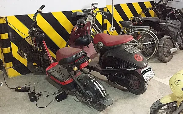 Vụ cháy 3 người mất tại Bắc Giang: Lửa bùng từ nơi để xe điện, khí độc lan nhanh - Hình 6