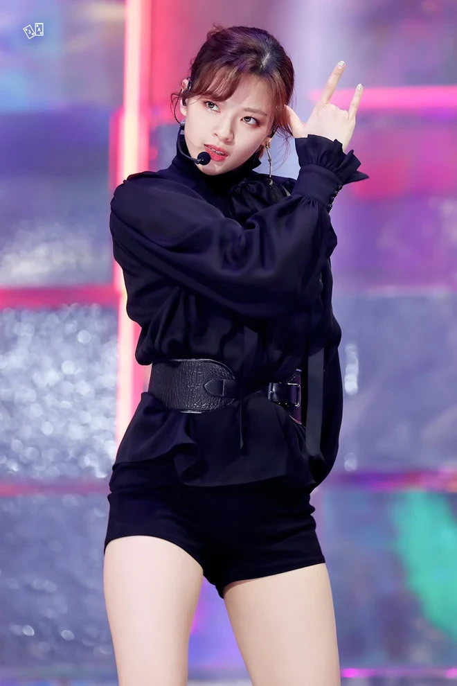 Jeongyeon: Đẹp nhất Twice đến bị miệt thị vì tăng cân, bị bắt nạt phải đổi tên - Hình 2