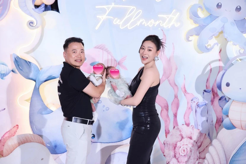Phương Oanh - Shark Bình công khai rõ mặt 2 cặp song sinh, mẹ bỉm khoe dáng thon - Hình 2