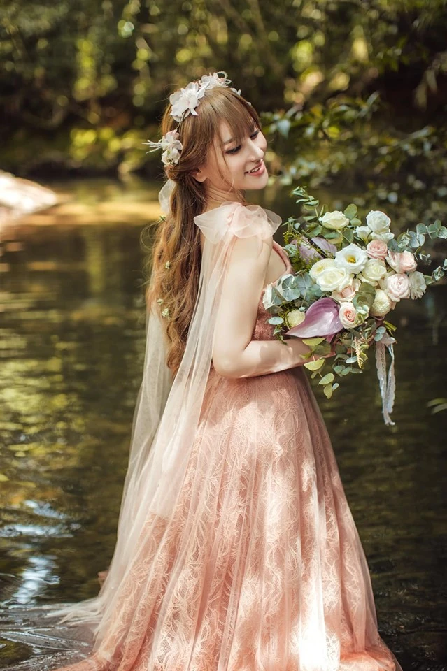 Thu Thủy: hôn nhân tan vỡ vì lấy chồng giàu như Xoài Non, viên mãn bên tình trẻ - Hình 9