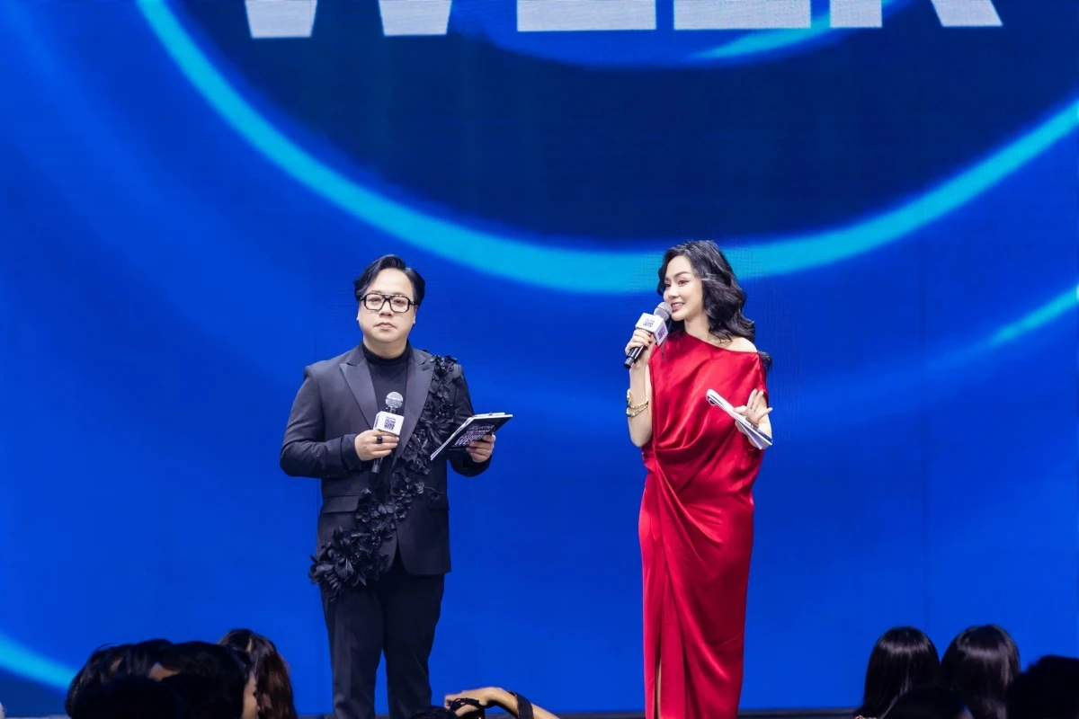Thu Thủy: MC song ngữ gây sốt sự kiện thời trang, visual không kém mỹ nhân Vbiz - Hình 2