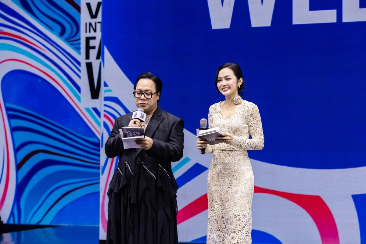 Thu Thủy: MC song ngữ gây sốt sự kiện thời trang, visual không kém mỹ nhân Vbiz - Hình 3