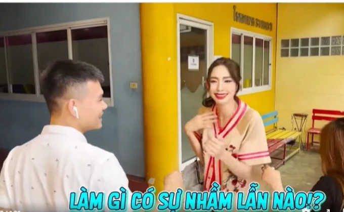 Thùy Tiên thân mật với Billkin dù lần đầu gặp, thái độ khác hẳn với Quang Linh - Hình 4