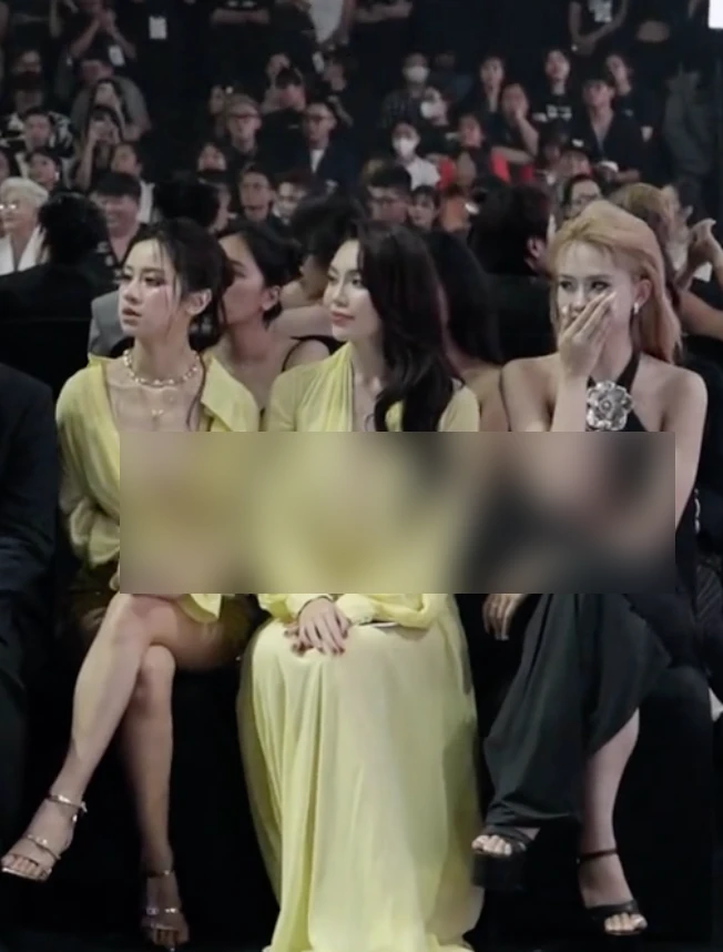 Hà Môi bẽn lẽn trước trai đẹp Thuận Nguyễn, diện đồ hở chiếm spotlight dàn celeb - Hình 3