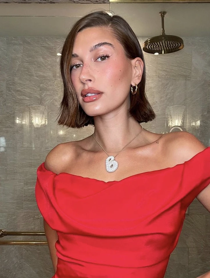 Hailey Bieber IT girl Hollywood dẫn đầu trào lưu makeup viral kiểu Clean Girl - Hình 1