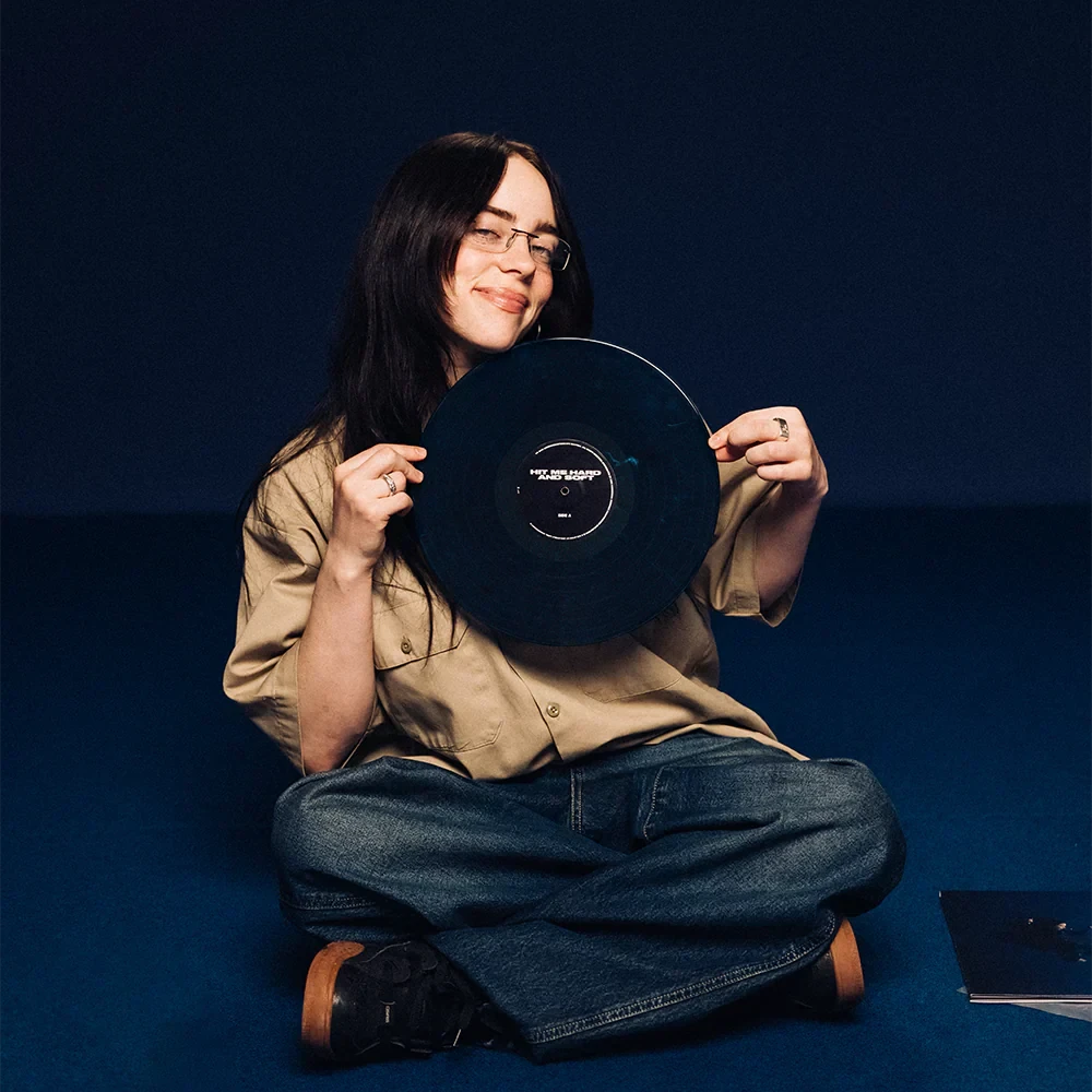 Billie Eilish hội ngộ Jennie, được sao Blackpink nhờ vả chuyện chưa từng xảy ra - Hình 7