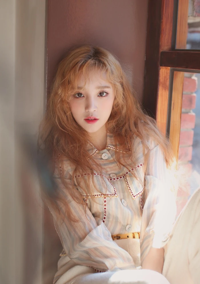 Yuqi (Tống Vũ Kỳ): Rich kid thứ thiệt của (G)I-DLE, gia thế bố mẹ cực quyền lực - Hình 2
