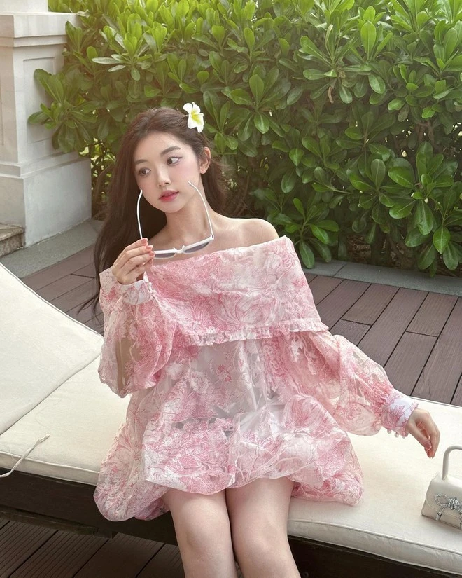 Tiên nữ mukbang Quỳnh Trương hóa tiên nữ mùa hè, style bánh bèo gây mê hoặc - Hình 8