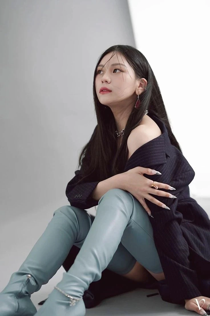 Umji (GFriend): Từ lỗ hổng nhan sắc không dám ngẩng mặt đến visual của nhóm - Hình 9