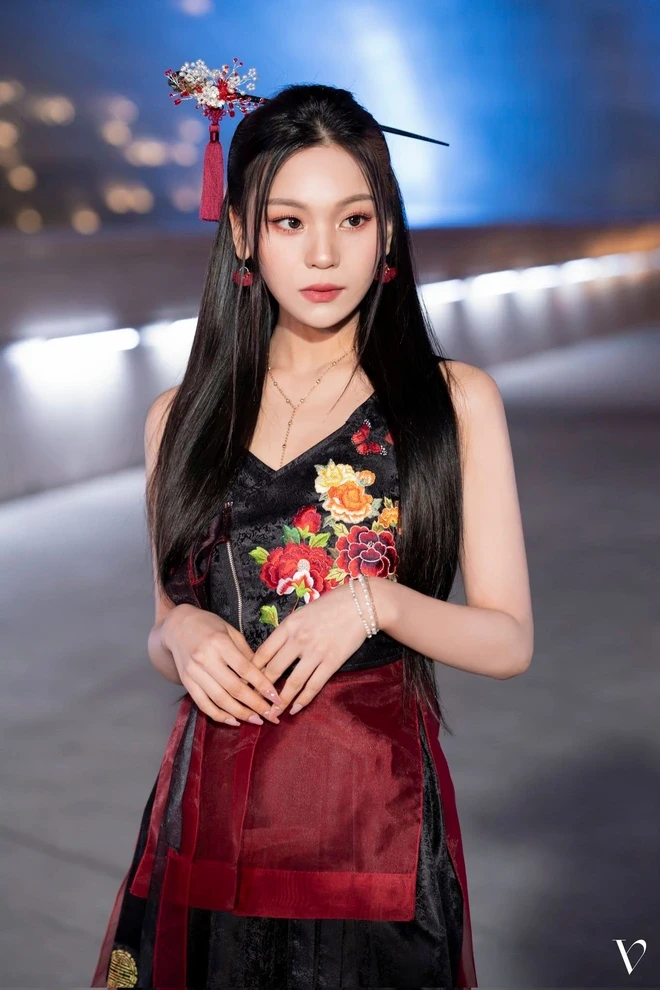 Umji (GFriend): Từ lỗ hổng nhan sắc không dám ngẩng mặt đến visual của nhóm - Hình 10