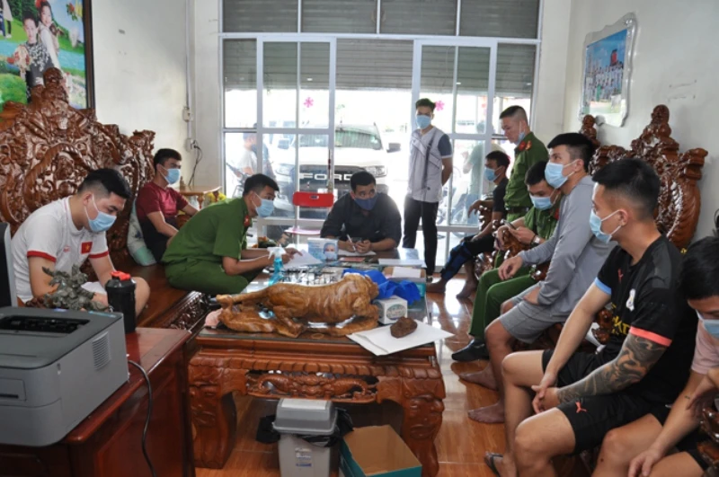Đà Nẵng triệt phá đường dây đặt cược bóng đá hơn 1.000 tỷ đồng trong mùa Euro - Hình 4