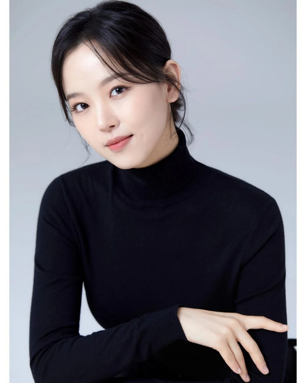 Kang Han Na: Nữ phụ lận đận Kbiz, nhan sắc át nữ chính, nghi hẹn hò Suho EXO - Hình 1