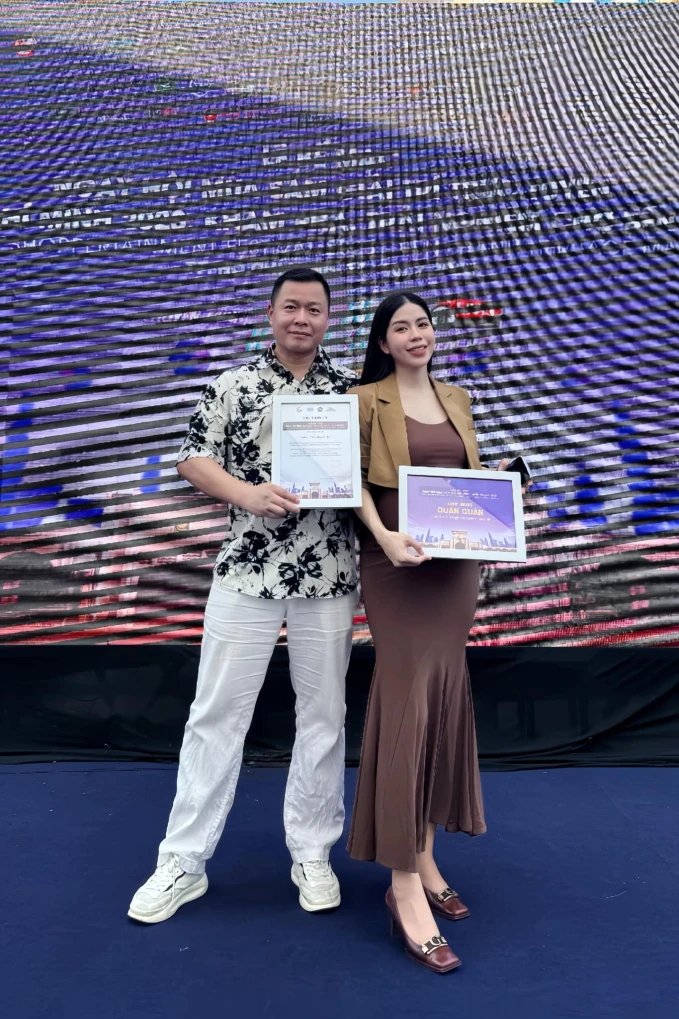 Bà Nhân Vlog đòi sang Trung xử đẹp chồng Hằng Du Mục, cầu xin 1 điều này! - Hình 1
