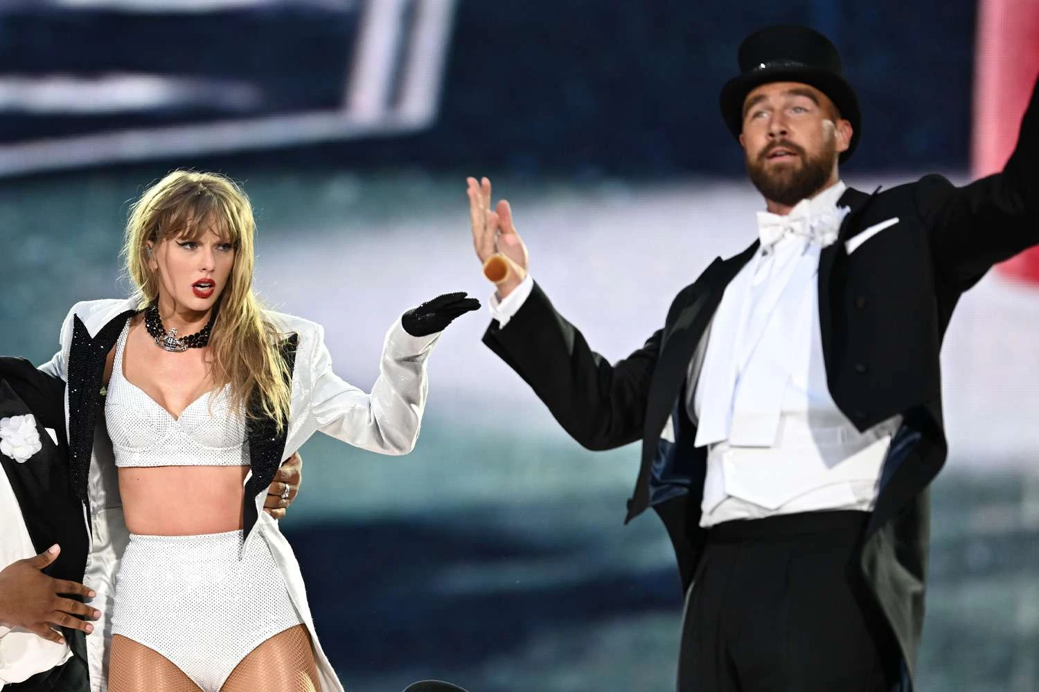 Taylor Swift là ngoại lệ của Hoàng tử William, vứt bỏ hình tượng để làm 1 điều - Hình 8