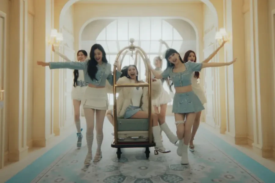 BABYMONSTER thả xích teaser, nhạc siêu giật đỉnh chóp, BLACKPINK bị réo tên - Hình 2