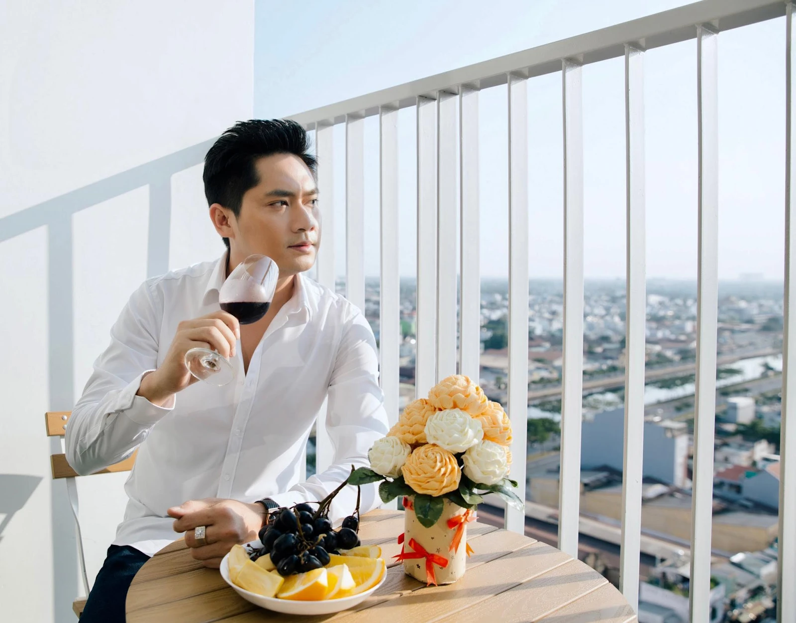 Tình cũ Ninh Dương Lan Ngọc gây bão với nhan sắc tuổi U40, ai cũng suýt xoa - Hình 3