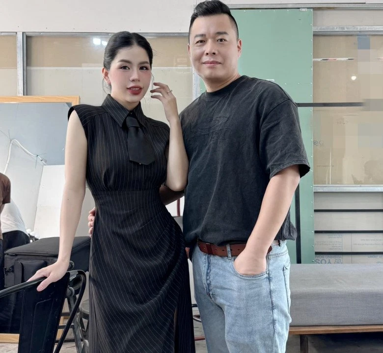 Hằng Du Mục khoe ảnh vui vẻ bên con trai riêng Tô Bằng, nghi vấn chưa rời nhà - Hình 2