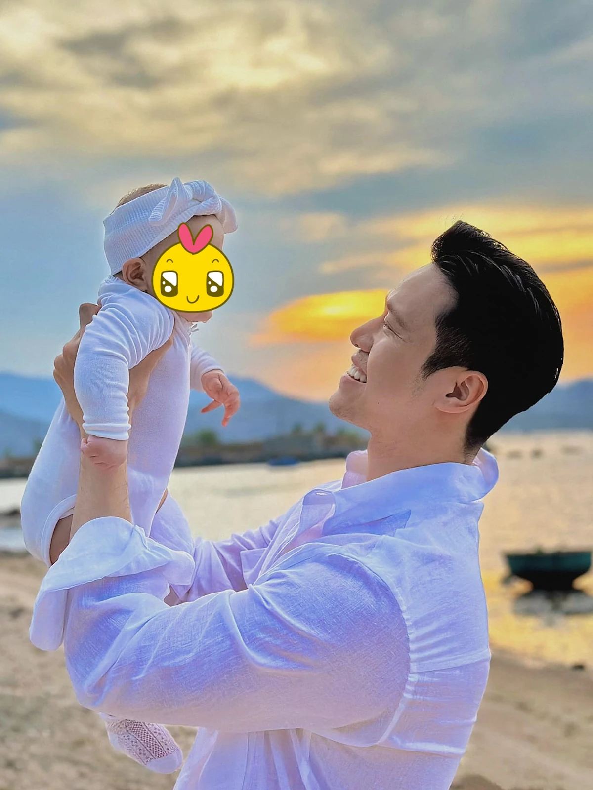 Thúy Ngân thừa nhận có con, bản thân sẽ tiếp tục phấn đấu để sớm lên chức? - Hình 3