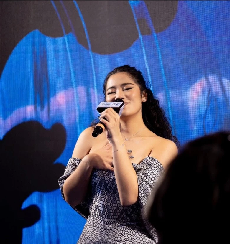 CeCe Trương: Con gái Cẩm Vân - Khắc Triệu, từng bị tai nạn dập phổi, liệt tứ chi - Hình 6