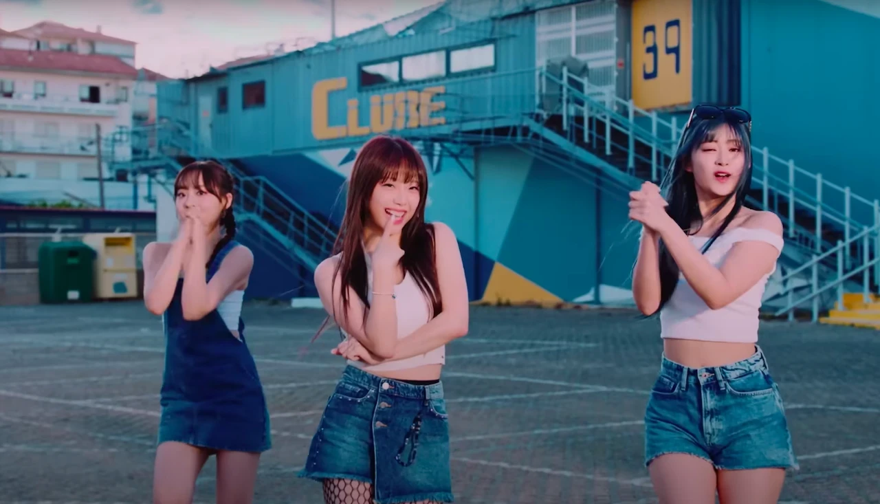 Cignature: Nhóm nữ Kpop gây nhức mắt, fan ném đá tơi tả, kêu gọi giải cứu - Hình 3