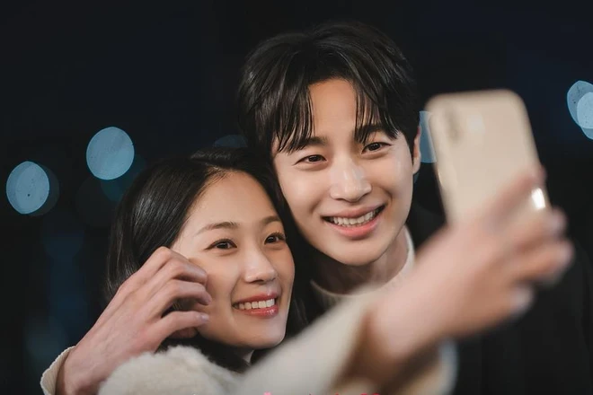 Cõng Anh Mà Chạy vượt Nữ Hoàng Nước Mắt trở thành phim truyền hình Hàn của năm - Hình 1