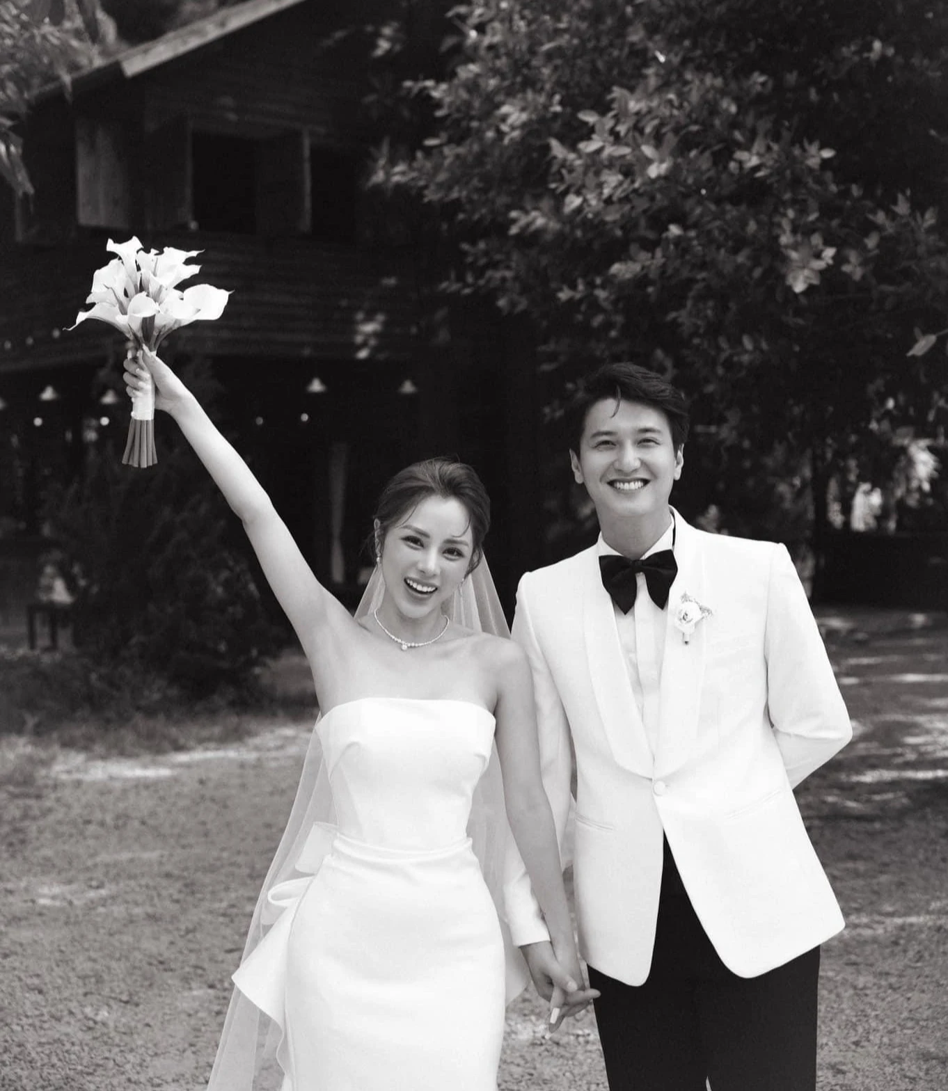 Ảnh cưới đẹp như mơ của Huỳnh Anh và vợ MC hơn 6 tuổi - Hình 11