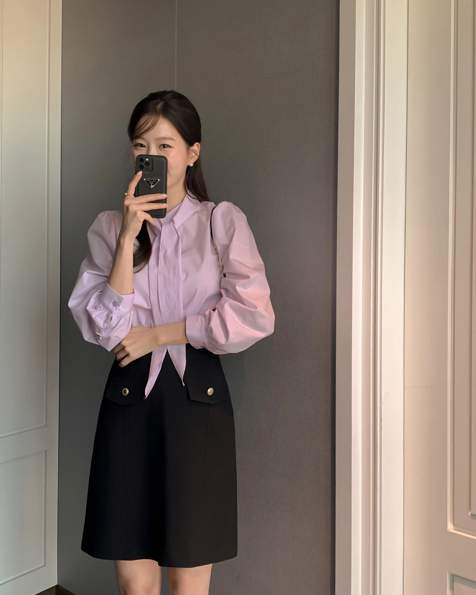 Gợi ý 10 set đồ gọn gàng để chị em mặc đi làm trong ngày mưa gió - Hình 5