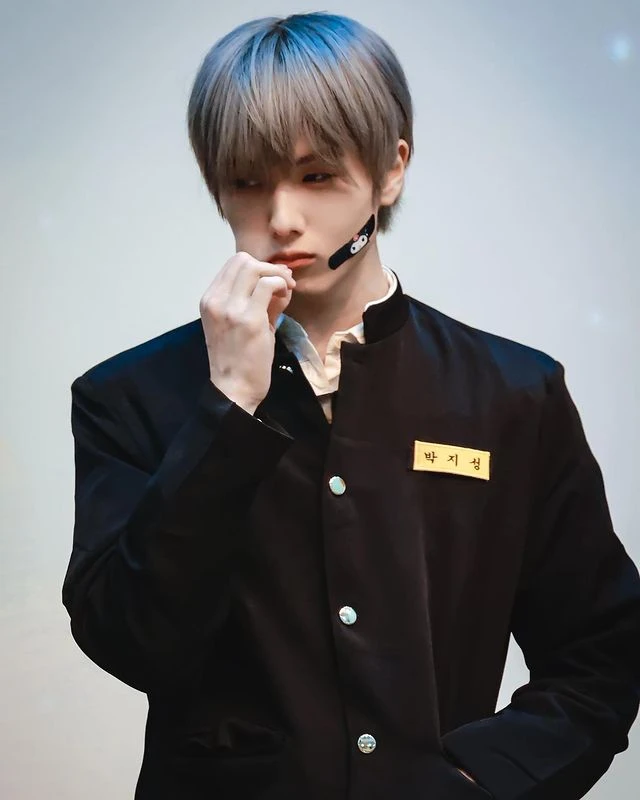 Jisung(NCT): Em út quyền lực nhà SM, ngã 3 lần trên sân khấu vẫn say sưa hát - Hình 6