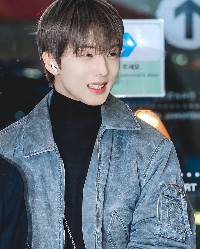 Jisung(NCT): Em út quyền lực nhà SM, ngã 3 lần trên sân khấu vẫn say sưa hát - Hình 7