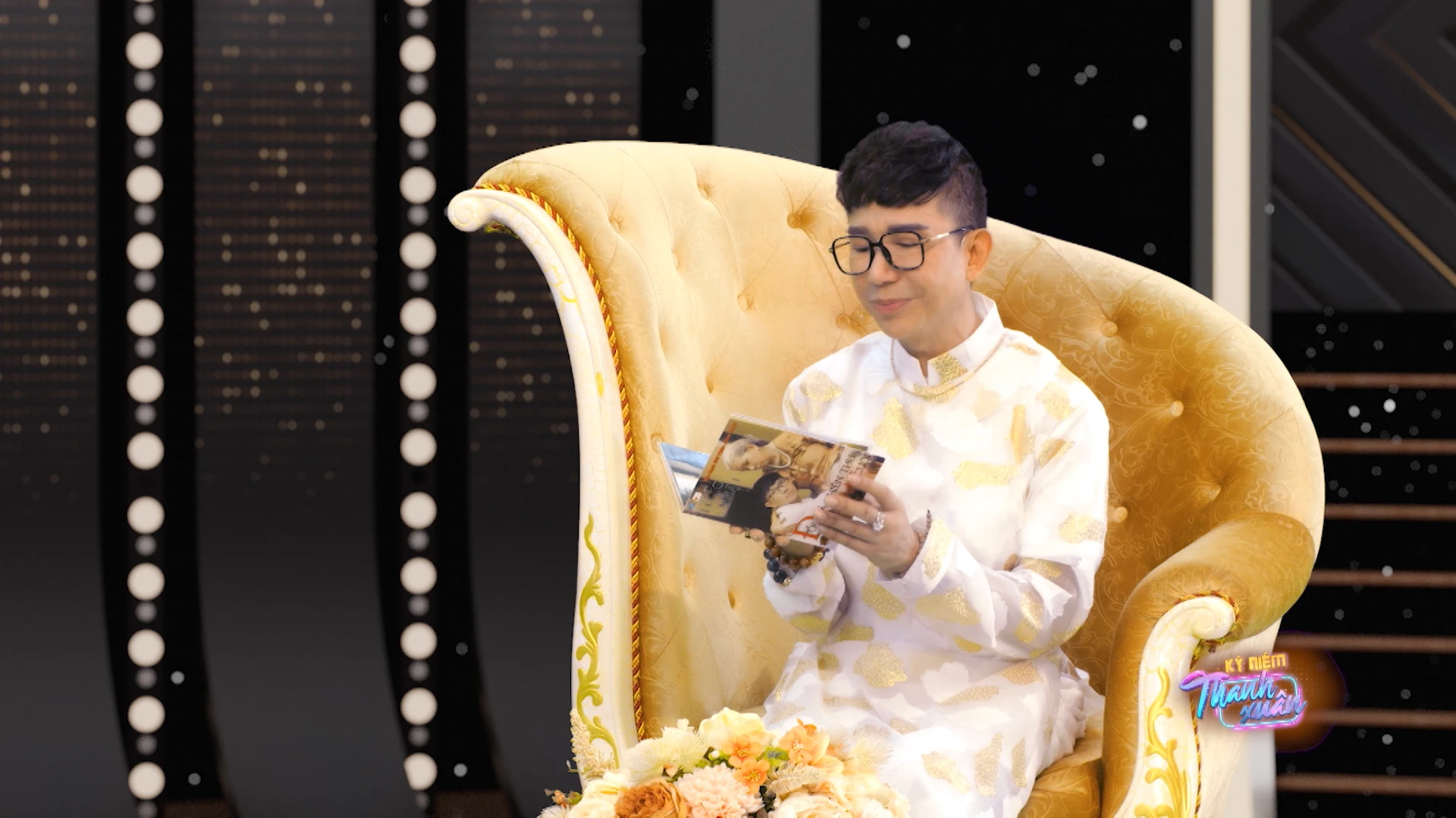 Long Nhật: Ba cấm đi hát vì sợ cái nghề chưa ráo mồ hôi đã hết tiền - Hình 2
