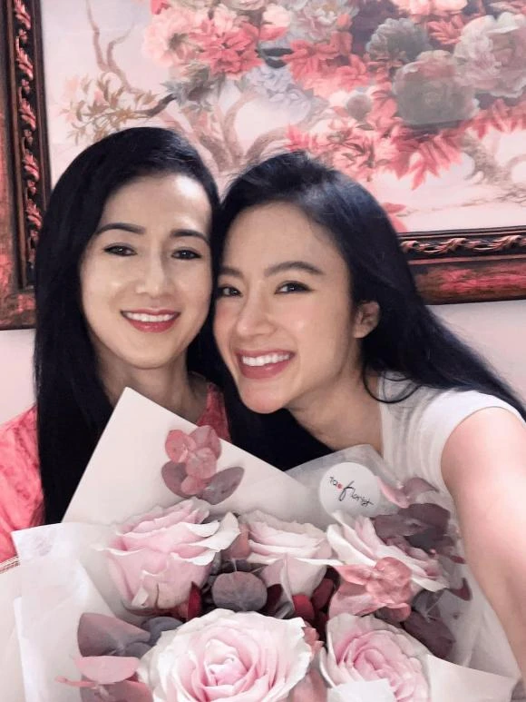 Mẹ ruột Angela Phương Trinh: Con tôi mất tích, điện thoại đang bị tịch thu, những bài đăng thật sự không phải Phương Trinh đăng - Hình 2