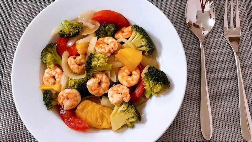 Với 200.000 đồng mua gì cho bữa cơm 4 người ăn vừa dinh dưỡng vừa ngon miệng? - Hình 2