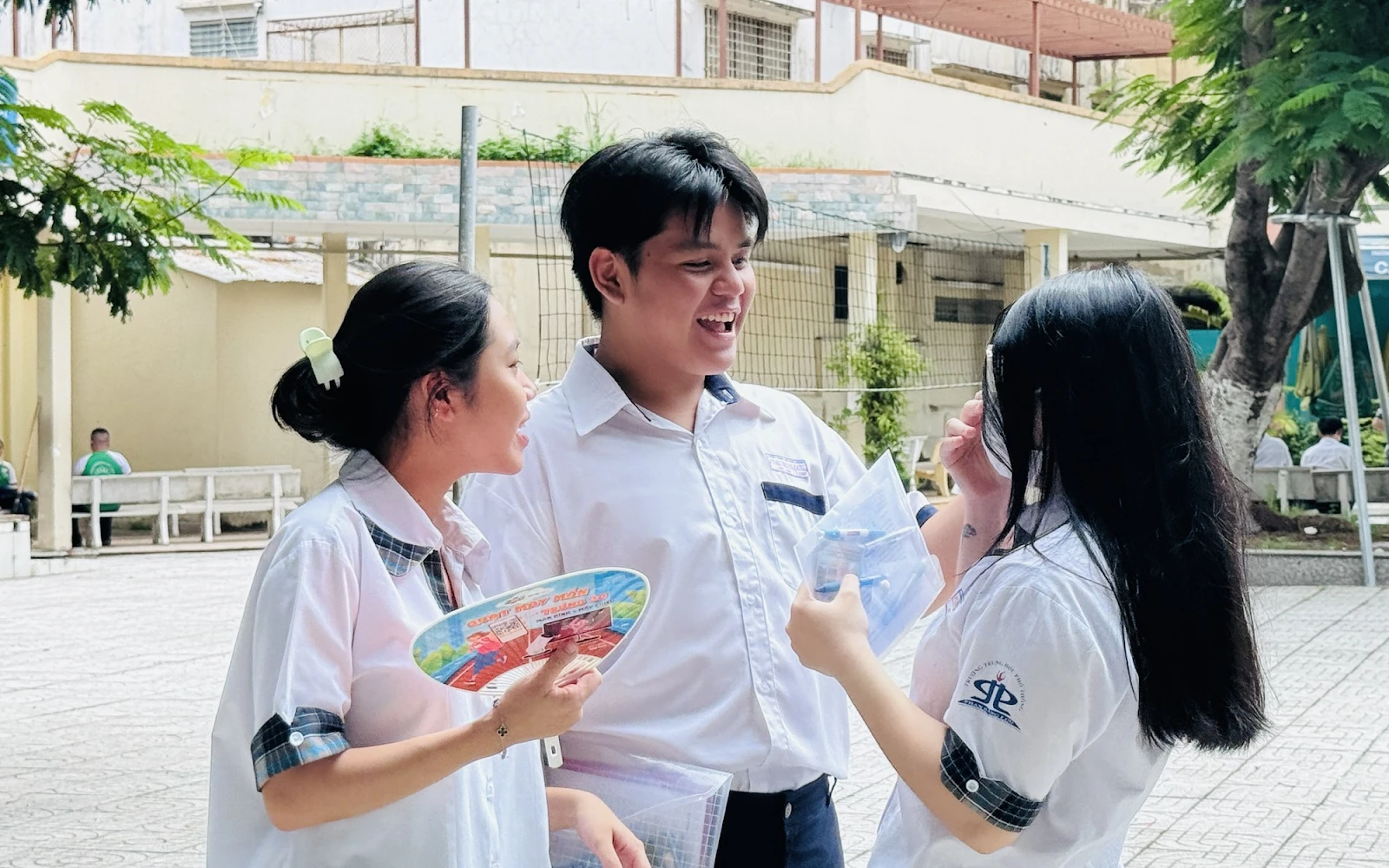 Bị giám thị ký nhầm, thí sinh bật khóc vì mất 20 phút làm bài, phụ huynh bức xúc - Hình 5
