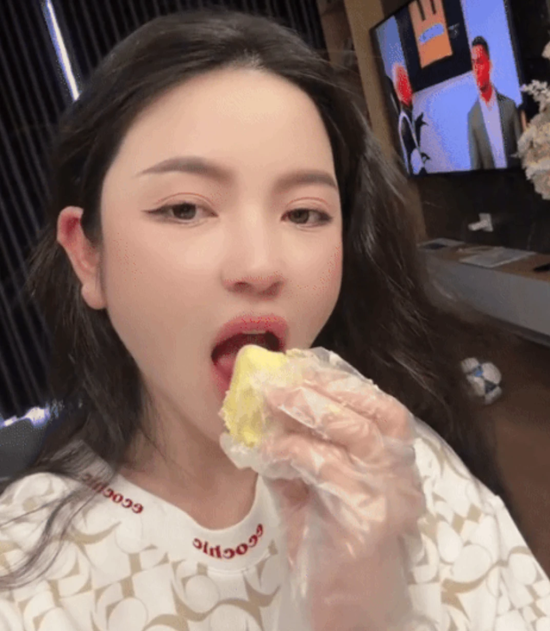 Chu Thanh Huyền nhập cuộc ồn ào Huyền Sầu Riêng, sắp lâm bồn vẫn cầu xin 1 điều - Hình 1