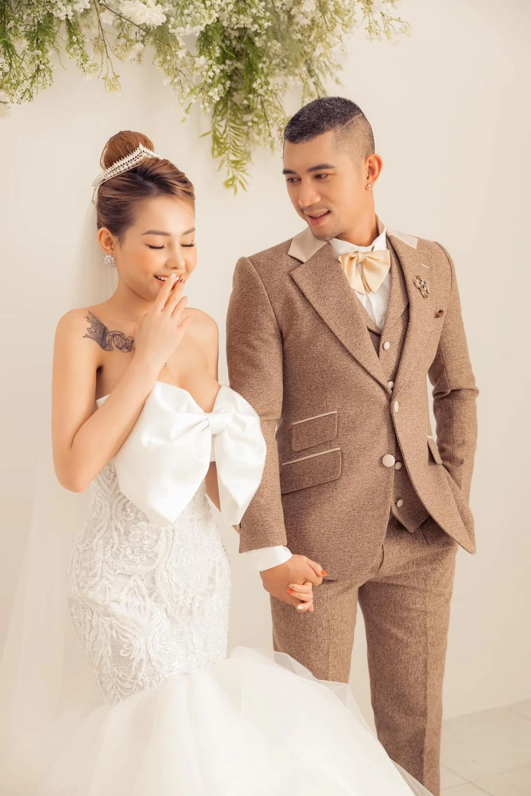 Lương Bằng Quang khoe ảnh cưới ngọt ngào bên Ngân 98, sắp rước nàng về dinh - Hình 2