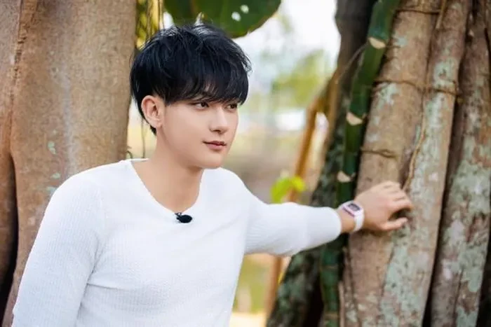 Hoàng Tử Thao nhắc fan bớt ảo tưởng: Tay còn chưa nắm nổi mà gọi chồng cái gì - Hình 3