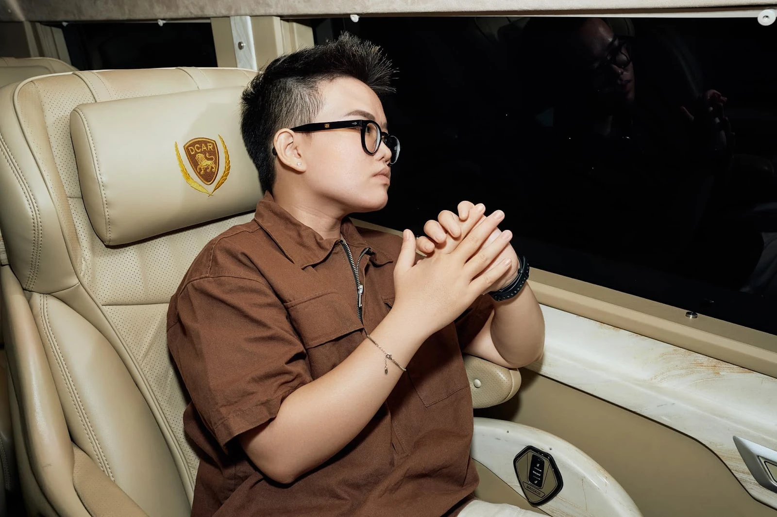 Ngọc Dolil: Chủ hit Cùng anh đình đám, sốc với ngoại hình khác xa giọng hát - Hình 7