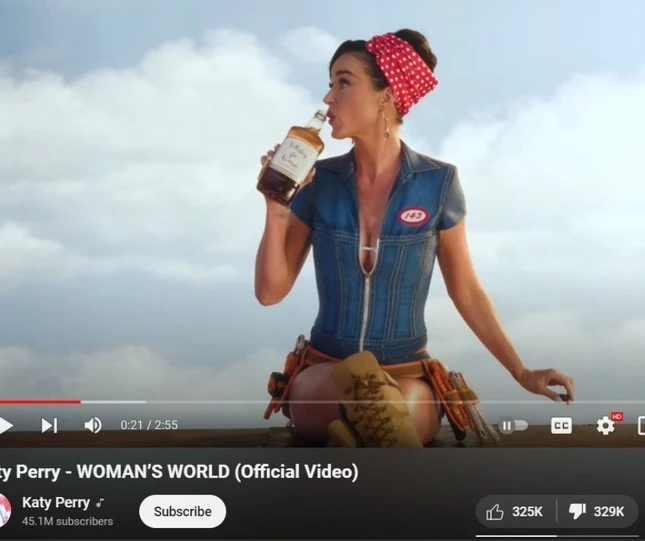 Katy Perry MV gây thất vọng ê chề, bị khịa nằm trong lò vi sóng của Lady Gaga - Hình 2