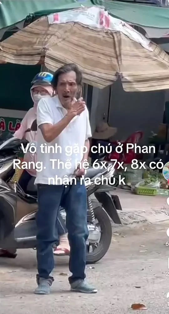 NS Thương Tín gầy trơ xương đi lang thang, biểu cảm ngơ ngác khiến fan giật mình - Hình 1