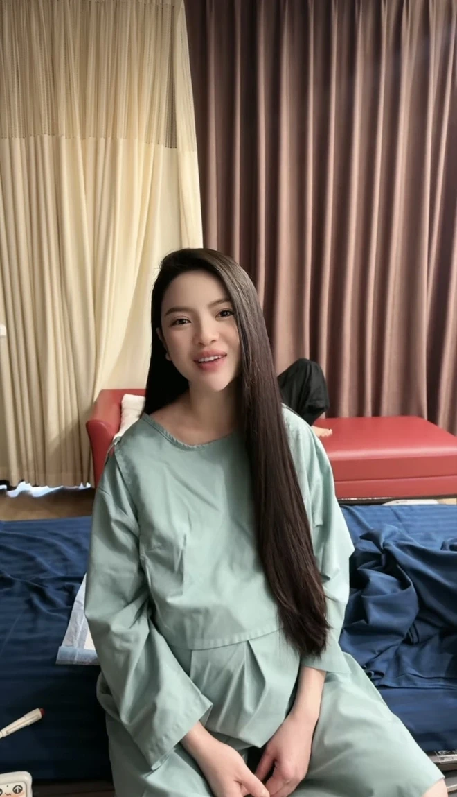 Chu Thanh Huyền đau đớn, đi lại khó khăn sau sinh, mẹ chồng chăm dâu như con gái - Hình 1
