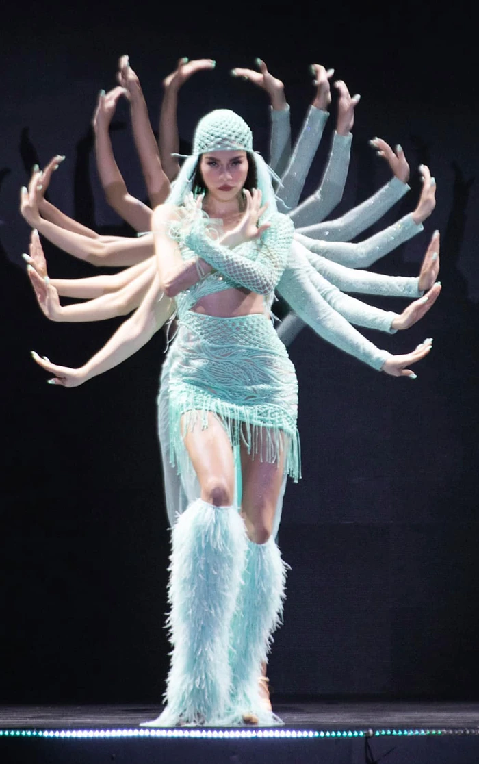 Rộ tin Phạm Hương - Hà Hồ hội ngộ, cùng làm giám khảo Miss Universe Việt Nam? - Hình 4