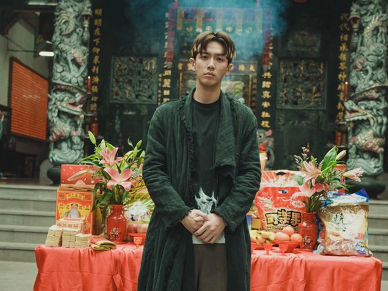 Kha Chấn Đông trác táng bậc nhất Cbiz, hẹn hò với bình hoa di động Kpop? - Hình 5