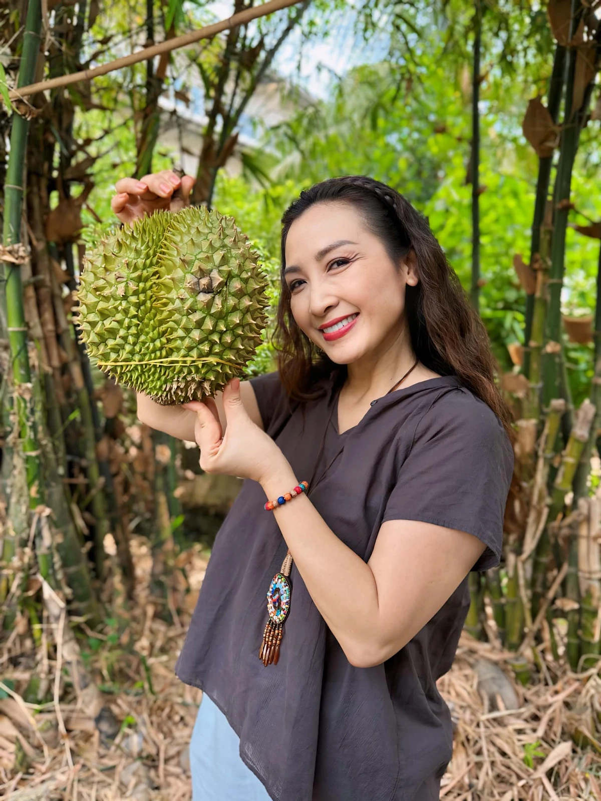 Khánh Huyền: U50 đẹp nghiêng nước nghiêng thành, màn tái xuất khiến fan lụy - Hình 7