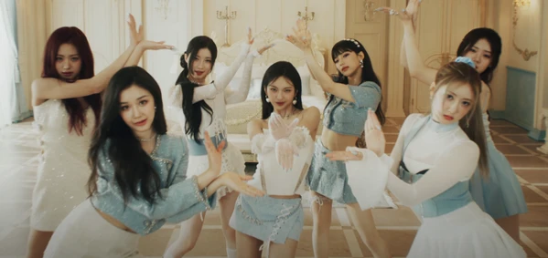 Baby Monster lăng xê đồ Việt Nam trong MV mới, Asa đè bẹp Ahyeon - Hình 2