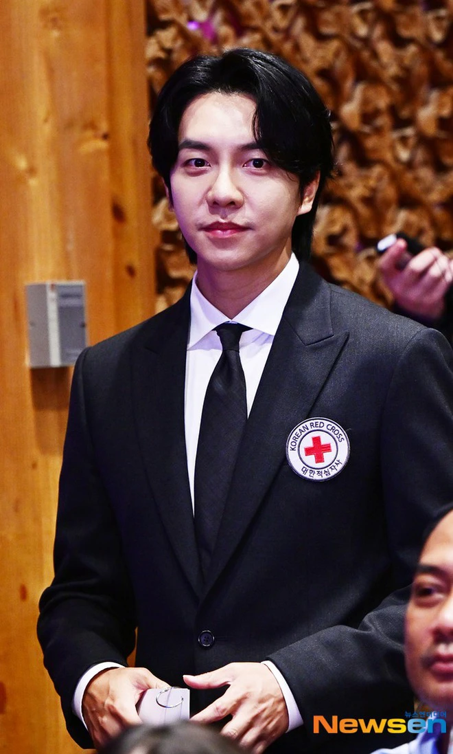 Visual tàn tạ của Lee Seung Gi sau ồn ào con rể l.ừa đ.ảo - Hình 1