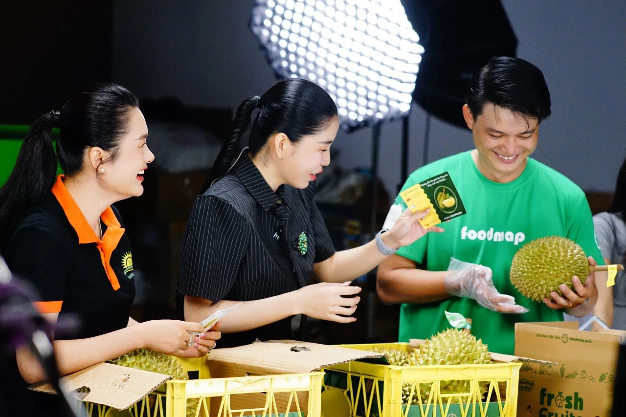 Chiến thần cũng phải ngã ngũ, lỡ dại trên livestream đưa cả tập thể lao đao - Hình 7